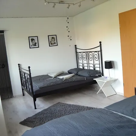Nikki 35528